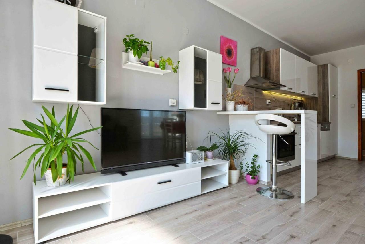 Apartment Kristina Муртер Екстериор снимка