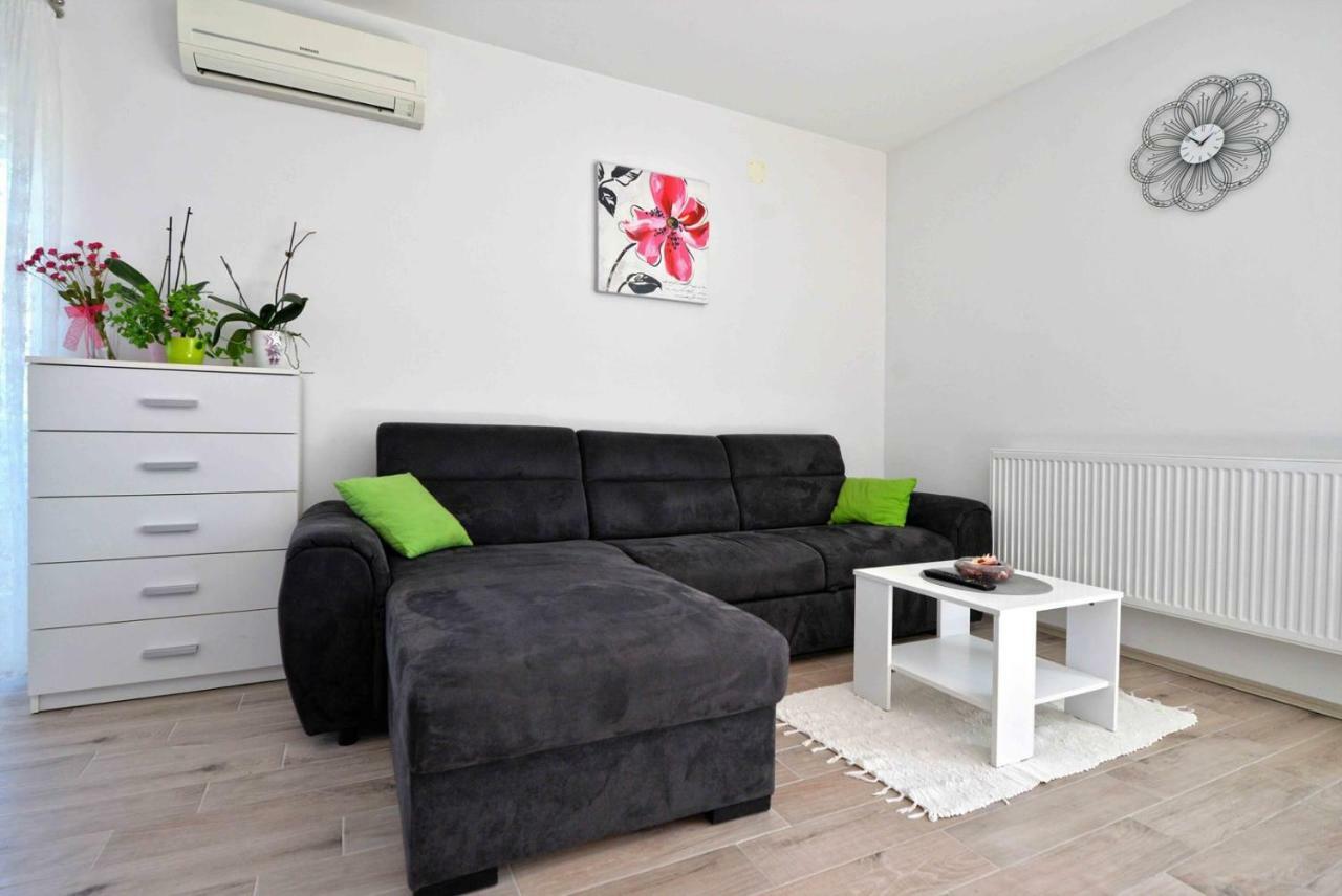 Apartment Kristina Муртер Екстериор снимка