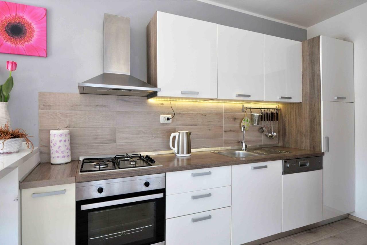 Apartment Kristina Муртер Екстериор снимка