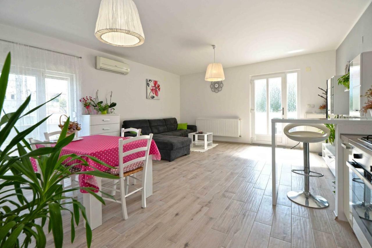 Apartment Kristina Муртер Екстериор снимка