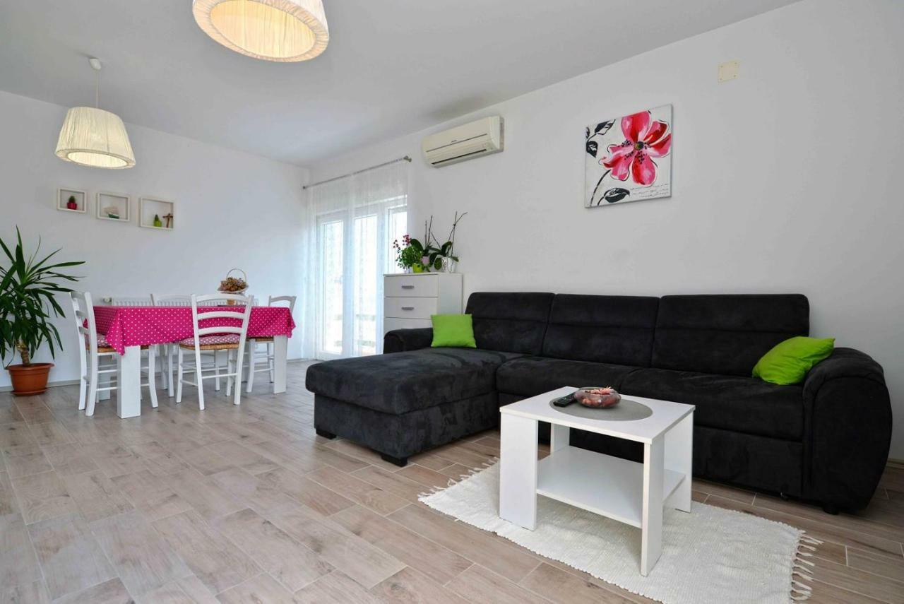 Apartment Kristina Муртер Екстериор снимка