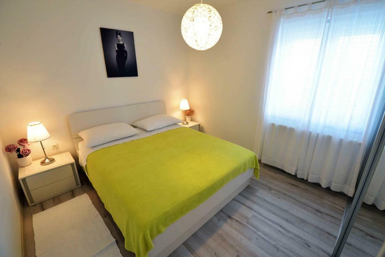 Apartment Kristina Муртер Екстериор снимка